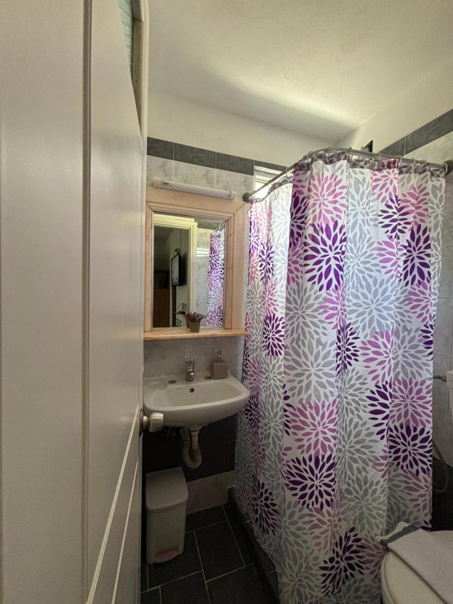 Demis Apartments Сідарі Екстер'єр фото